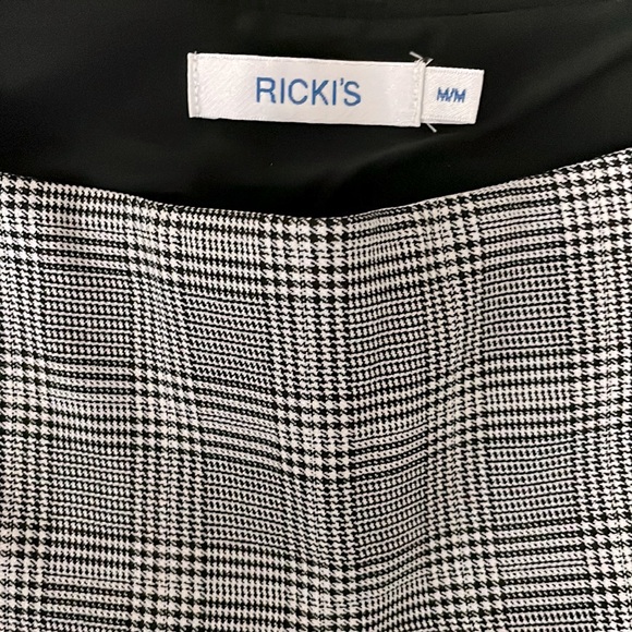 Ricki's SKINNY CAPRI IN MICROTWILL sz medium nwt - Picture 5 of 7